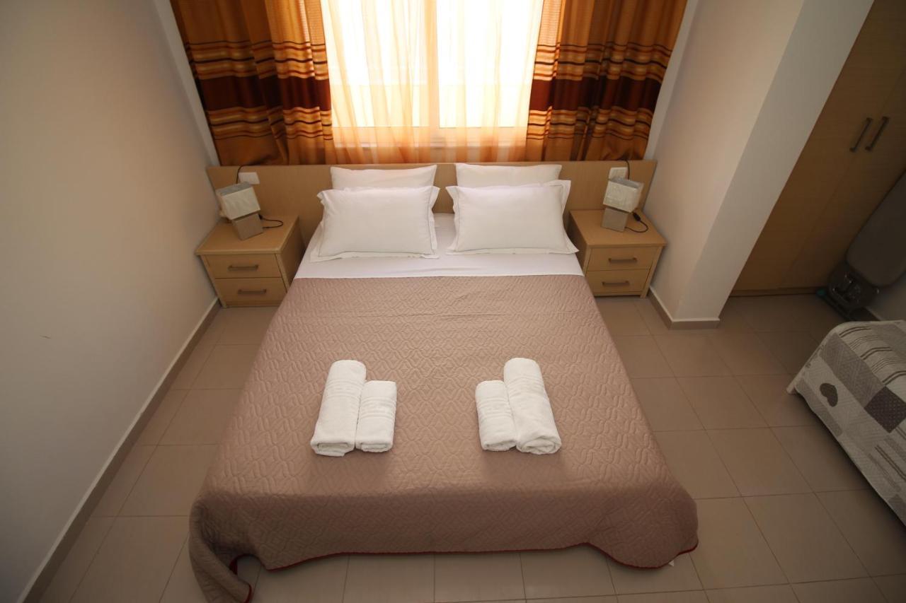Chill Out Apartment Sarandë Buitenkant foto