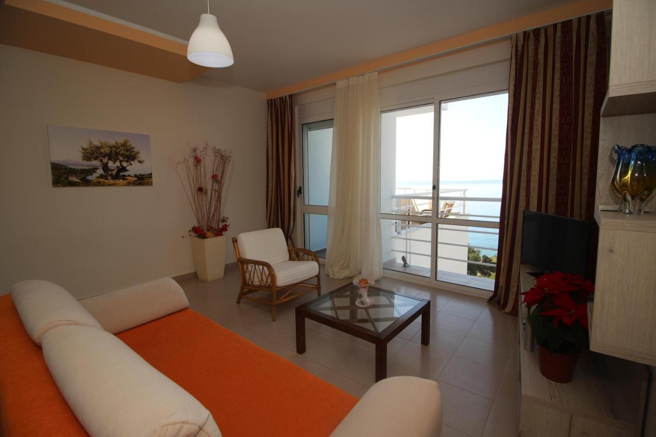 Chill Out Apartment Sarandë Buitenkant foto