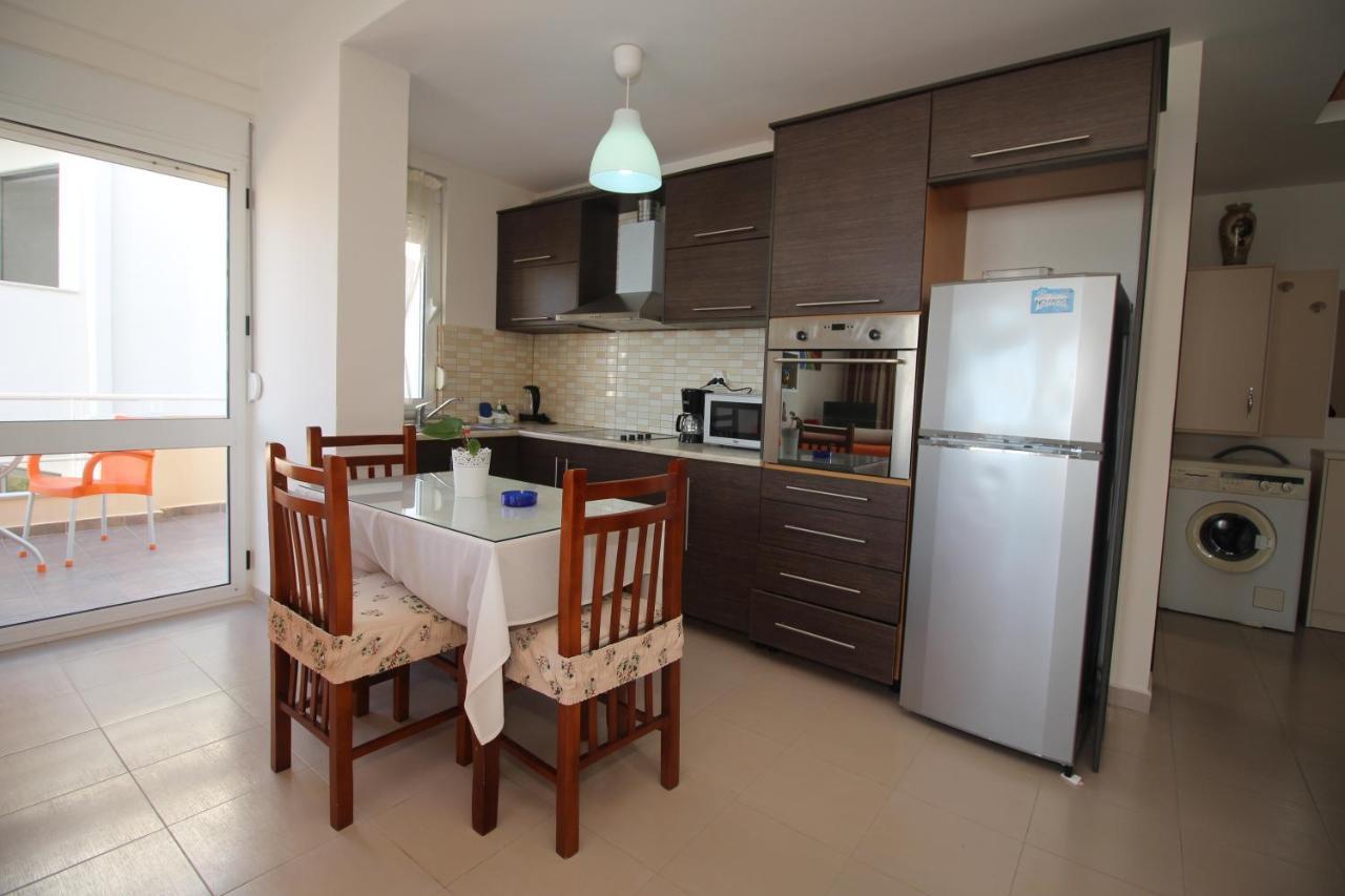Chill Out Apartment Sarandë Buitenkant foto
